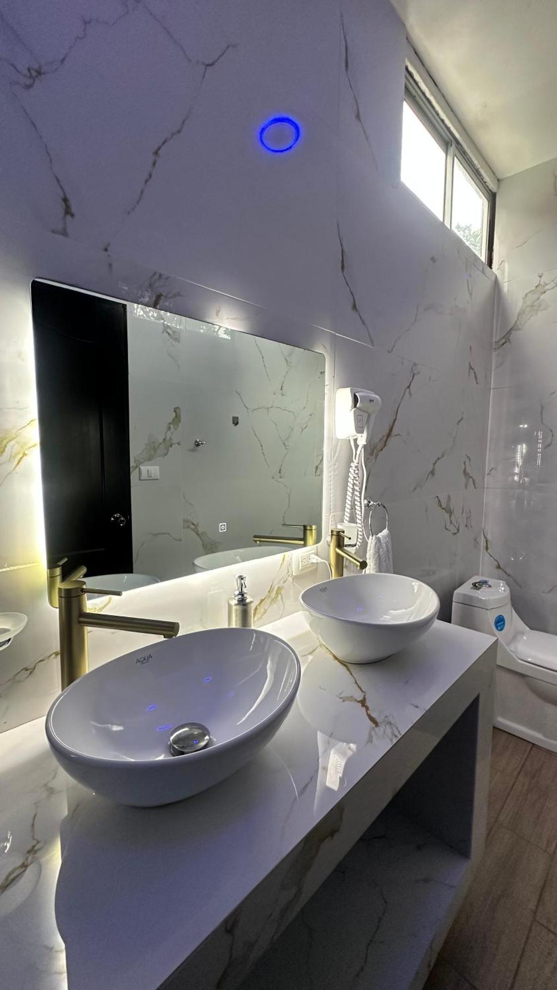 H Et L Apartment ตอร์ตูเกโร ภายนอก รูปภาพ