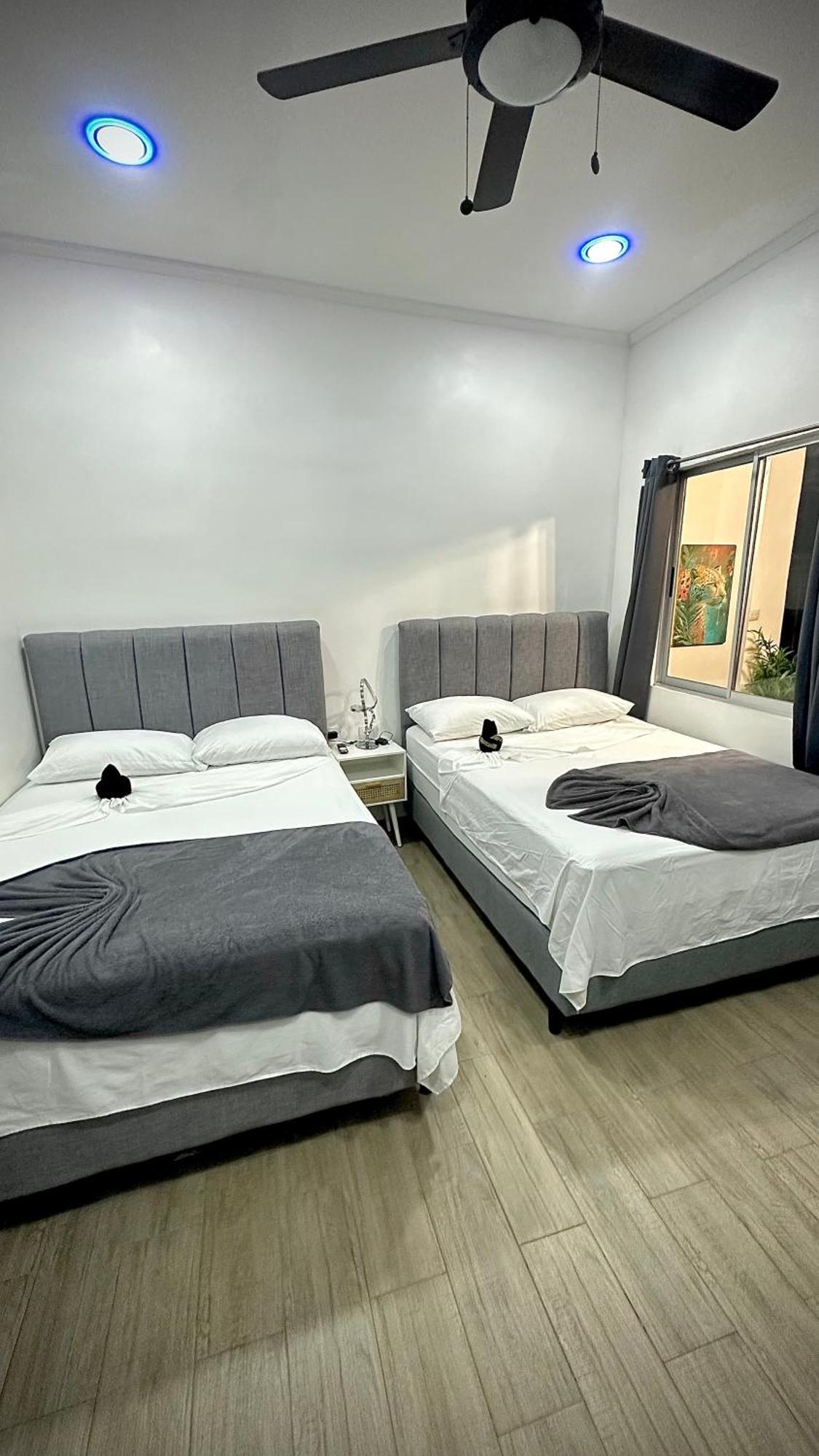 H Et L Apartment ตอร์ตูเกโร ภายนอก รูปภาพ